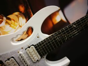 Ibanez JEM7VP-WH Steve Vai Signature E-Guitar 6 String White + Gigbag, B-Stock