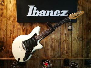 Ibanez RC1720SPR-AWF Roadcore Prestige 2016 Antique White Flat + Case, B-Stock