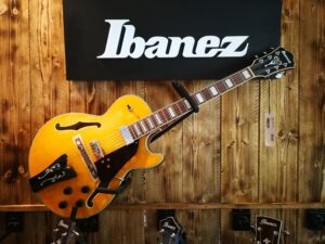 Ibanez GB10EM-AA George Benson Signature Hollowbody Guitar 6 String Antique Amber, B-Stock