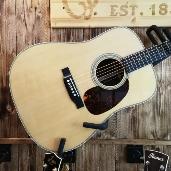 Martin D28 Acoustic Guitar 2020 + Hardcase