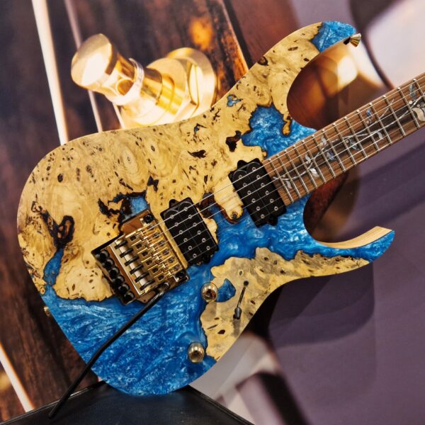 Ibanez JCRG23S01 j.custom E-Guitar Resin Color Blue LTD + Hardcase