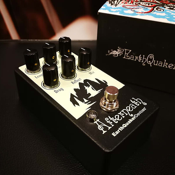 EarthQuaker Devices Afterneath V2 - Otherworldly Reverberator