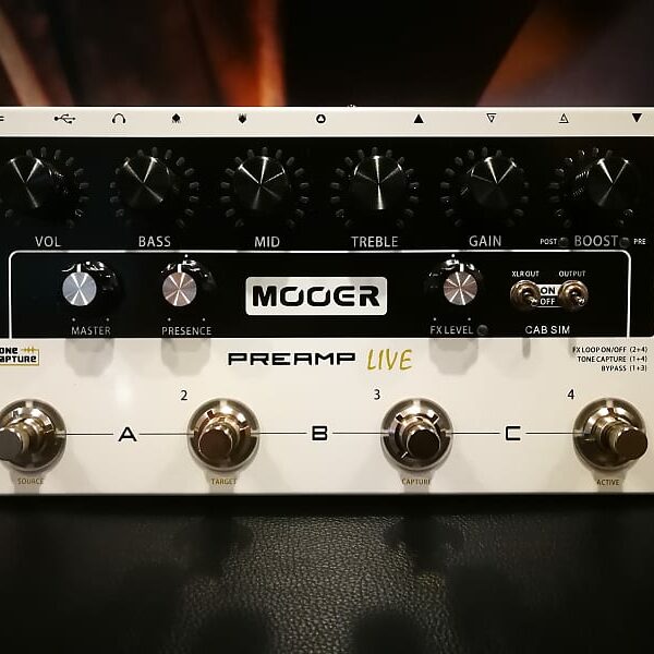 Mooer Preamp LIVE - Digital Multi Preamp Modeler, B-Stock