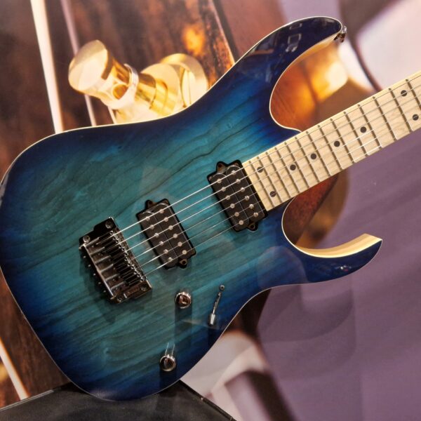Ibanez RG652AHMFX-NGB Prestige E-Guitar 6 String Nebula Green Burst incl case