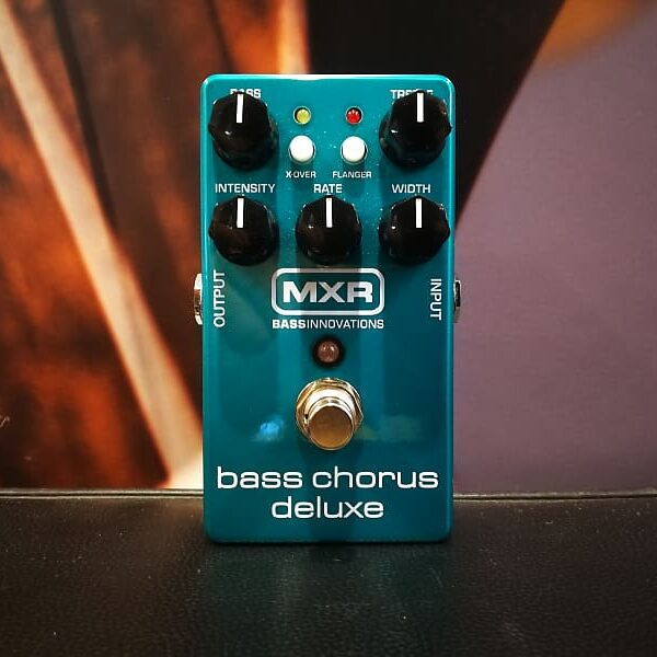 MXR M83 - Bass Chorus Deluxe