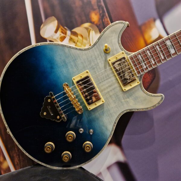 Ibanez AR420-TBG Artist E-Guitar 6 String - Transparent Blue Gradation, B-Stock