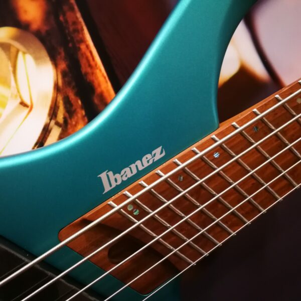 Ibanez EHB1005SMS-EMM E-Bass 5 String Multiscale Short Emerald Green Metallic Matte