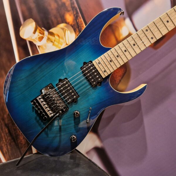 Ibanez RG652AHM-NGB Prestige E-Guitar 6 String - Nebula Green Burst incl. case