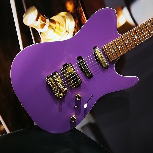 Ibanez LB1-VL Lari Basilio Signature E-Guitar 6 String - Violet + Case