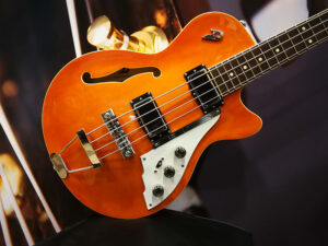 Duesenberg Starplayer Bass, Vintage Orange incl. Hardcase