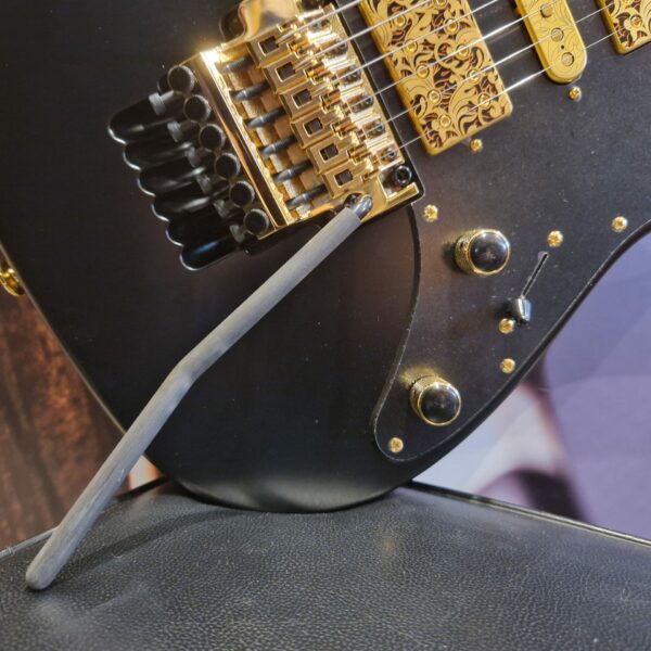 Ibanez PIA3761-XB Onyx Black E-Guitar, Steve Vai Signature + Hardcase