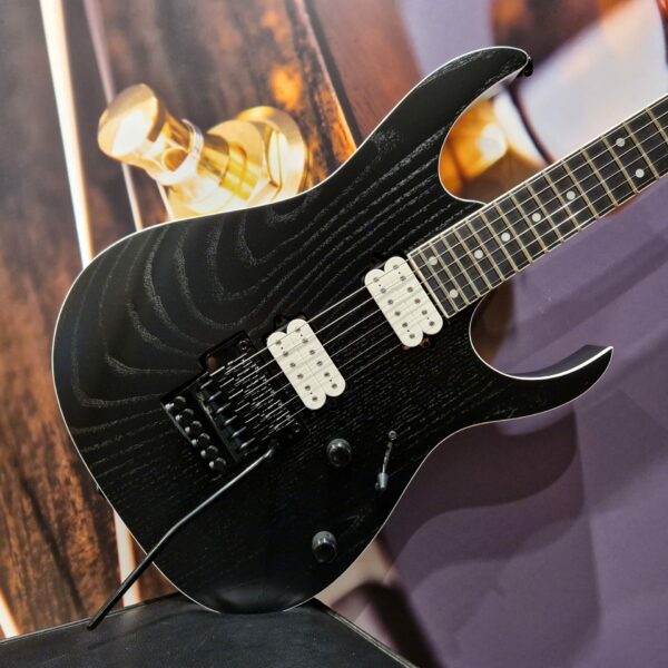 Ibanez RGR652AHB-WK, Prestige E-Guitar Reversed Headstock Made in Japan Weathered Black + Hardcase