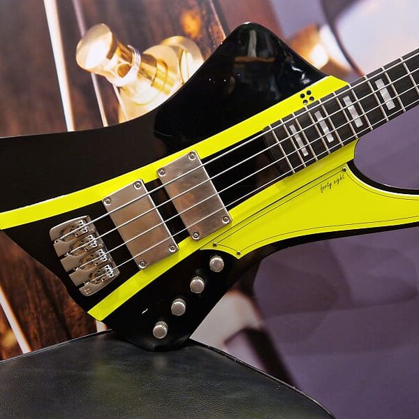 Sandberg Forty-Eight 4-String Bass Custom Color Black/NeonYellow, Soft-Aged + GigBag, B-Stock