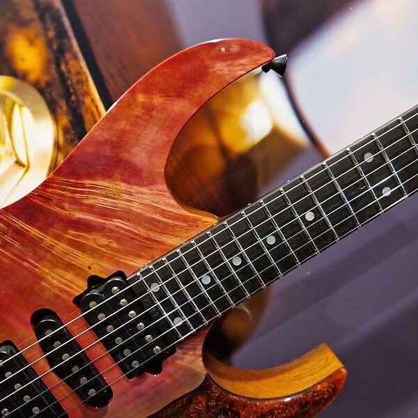 Ibanez JCRG2202 j.custom E-Guitar, Exotic Maple/Red Resin incl. Hardcase 2022