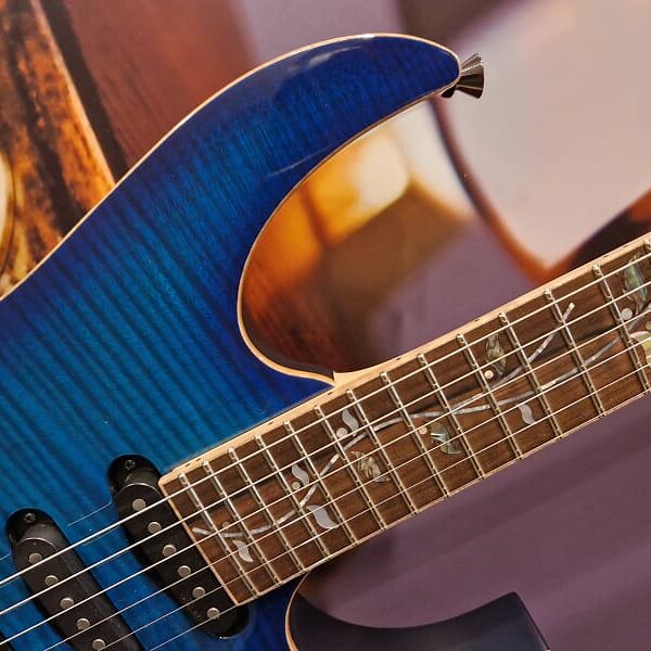 Ibanez RG8560-SPB j. custom Series E-Guitar 6 String - Sapphire Blue + Hardcase