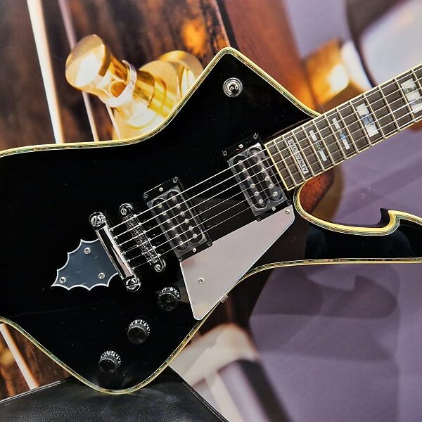 Ibanez PS10-BK Paul Stanley "KISS" Signature E-Gitarre Made in Japan - Black + Hardcase