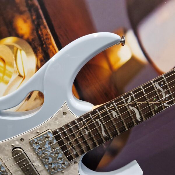 Ibanez PIA3761C-BLP Steve Vai "PIA" Signature Edition E-Guitar 6 String - Blue Powder + Hardcase