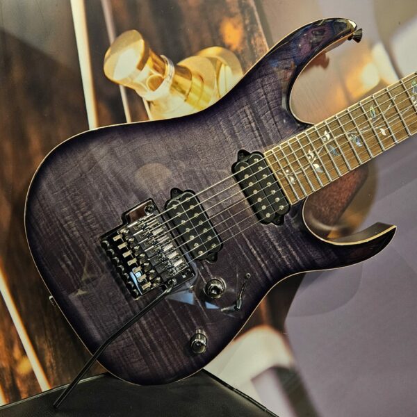 Ibanez RG8527-BRE j.custom 7-Str E-Guitar, Black Rutile Incl. Hardcase