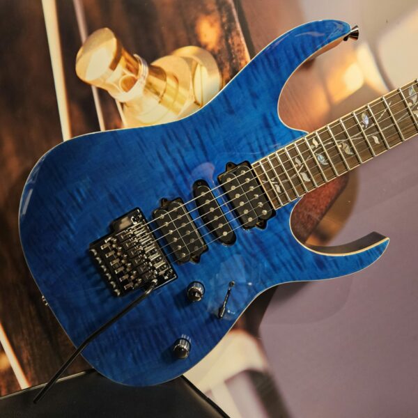Ibanez RG8570-RBS j.custom 6-String Guitar, Royal Blue Sapphire Incl. Hardcase