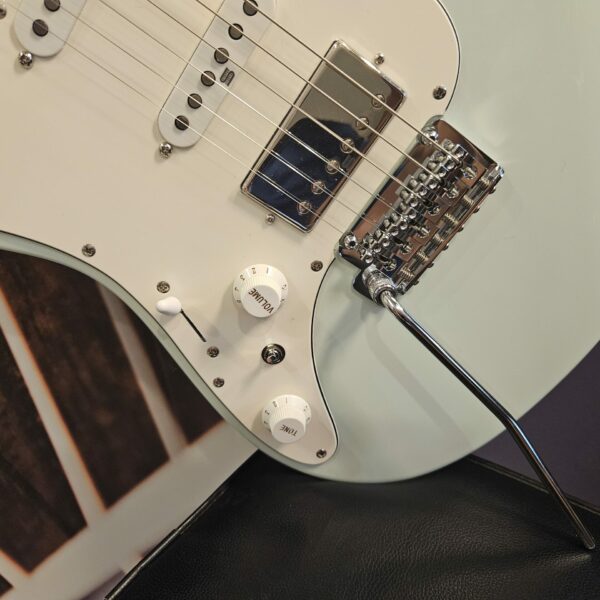 Ibanez AZ2204NWL-MGR AZ Prestige Lefthand E-Guitar 6 String - Mint Green + Case