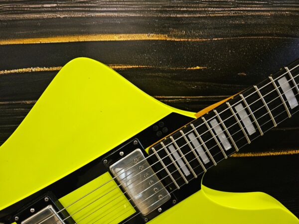 Sandberg Forty-Eight 6-String E-Guitar, Custom Color Neon Yellow, Black, Ausstellungsstück – Bild 2