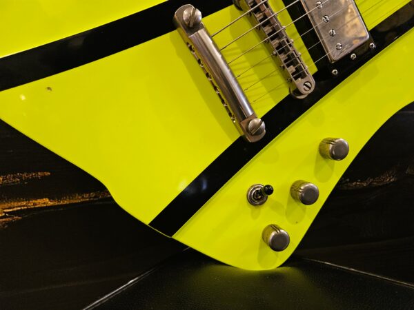 Sandberg Forty-Eight 6-String E-Guitar, Custom Color Neon Yellow, Black, Ausstellungsstück – Bild 3