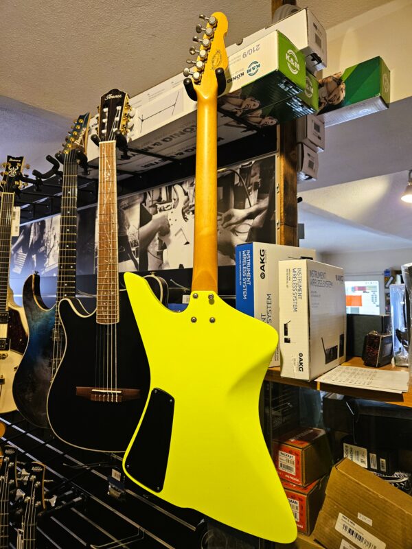 Sandberg Forty-Eight 6-String E-Guitar, Custom Color Neon Yellow, Black, Ausstellungsstück – Bild 8