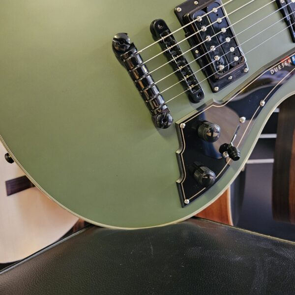 Duesenberg Fantom A, Matte Olive + Hardcase